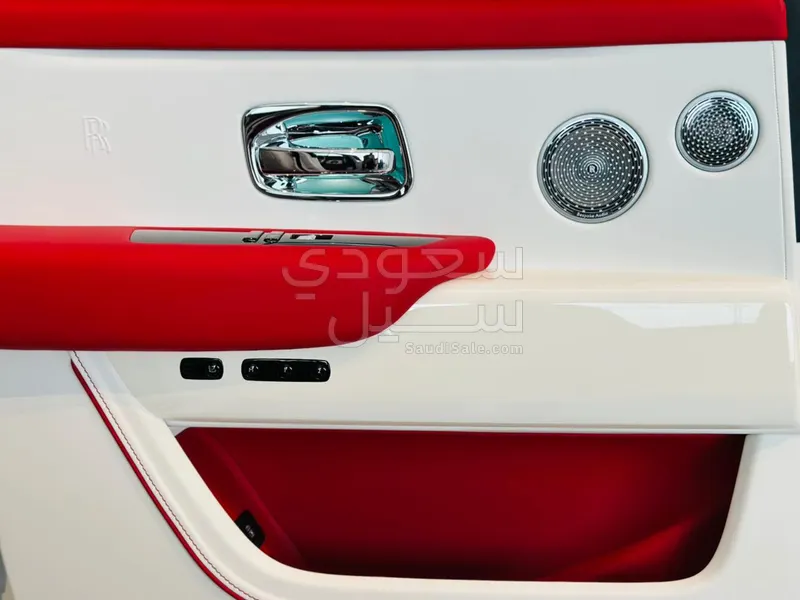 2025 رولز رويس كولينان سلفر بادج