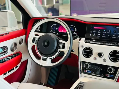 2025 رولز رويس كولينان سلفر بادج