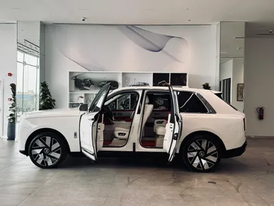 2025 رولز رويس كولينان سلفر بادج