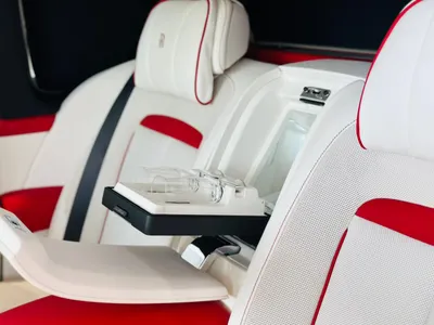 2025 رولز رويس كولينان سلفر بادج