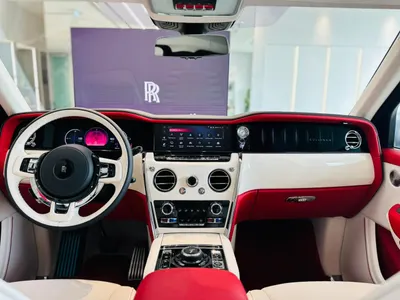 2025 رولز رويس كولينان سلفر بادج