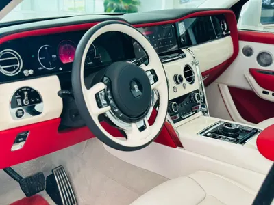 2025 رولز رويس كولينان سلفر بادج