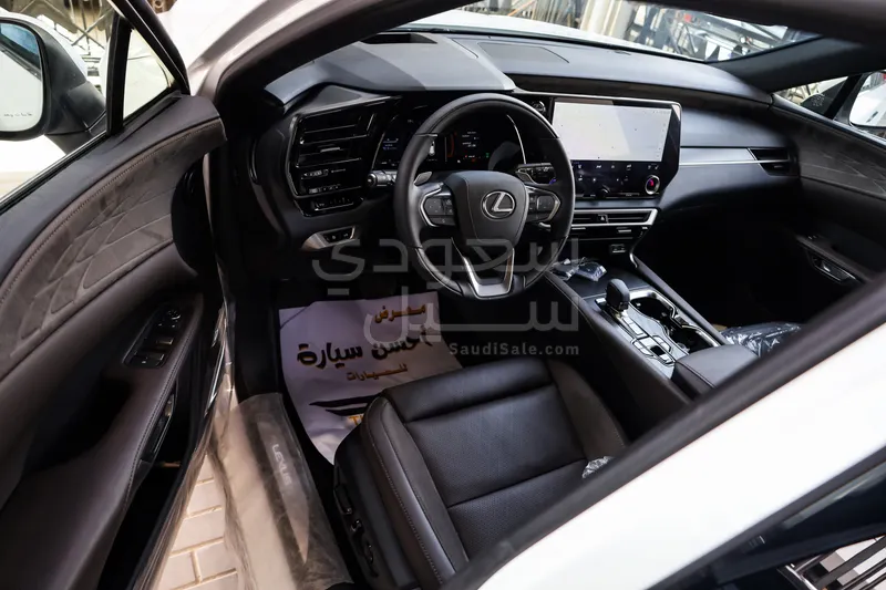 2026 لكزس أر إكس 350