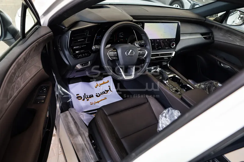 2026 لكزس أر إكس 350