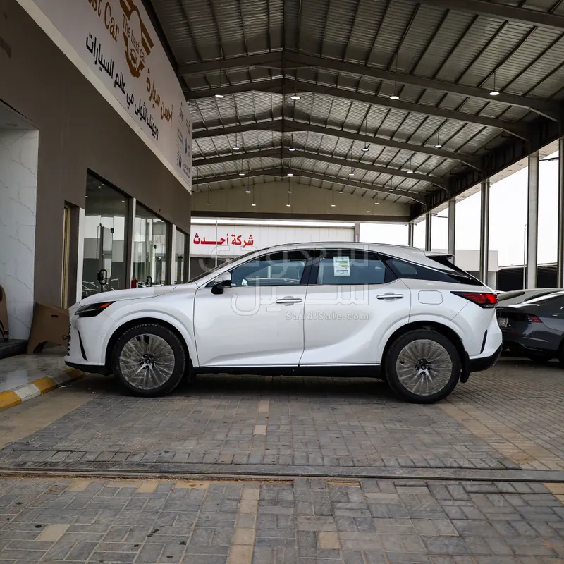 2026 لكزس أر إكس 350