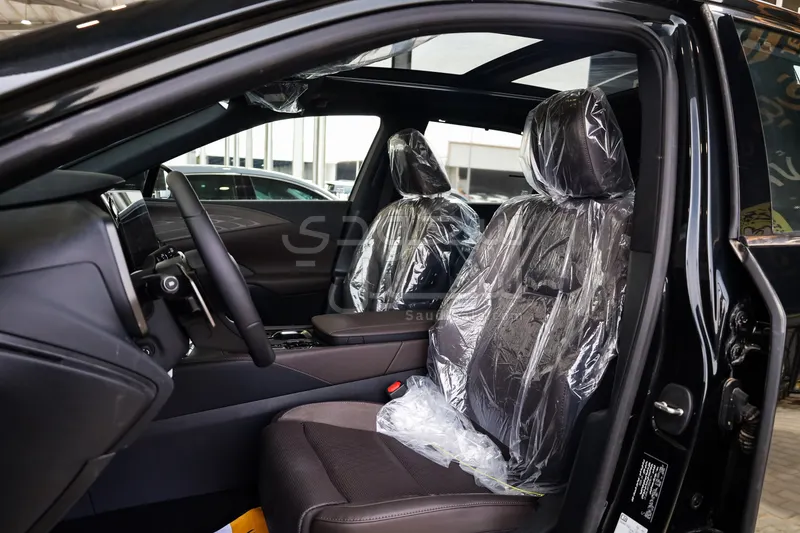 2026 لكزس أر إكس 350