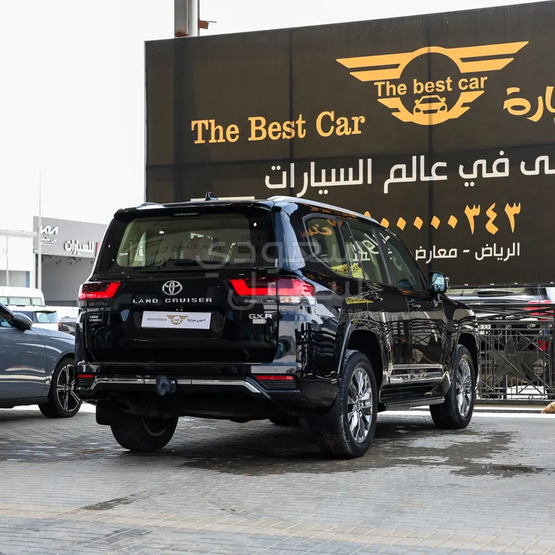 2025 تويوتا لاند كروزر جي اكس ار4