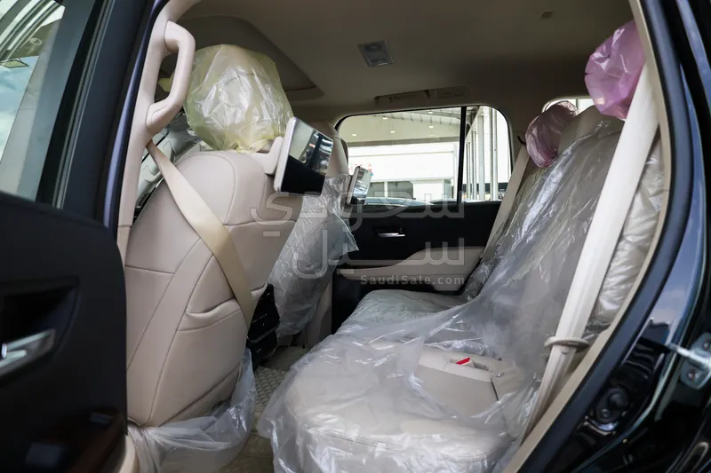 2025 تويوتا لاند كروزر جي اكس ار4