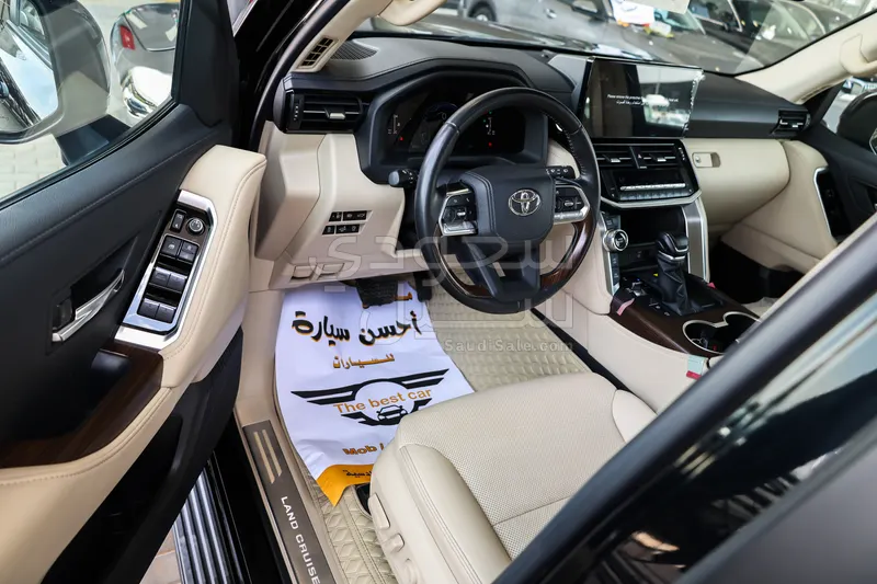 2025 تويوتا لاند كروزر جي اكس ار4