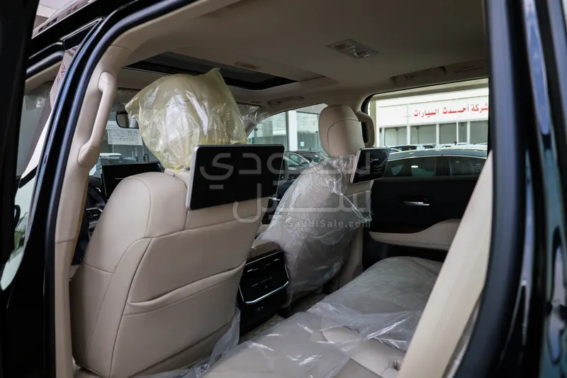 2025 تويوتا لاند كروزر جي اكس ار4