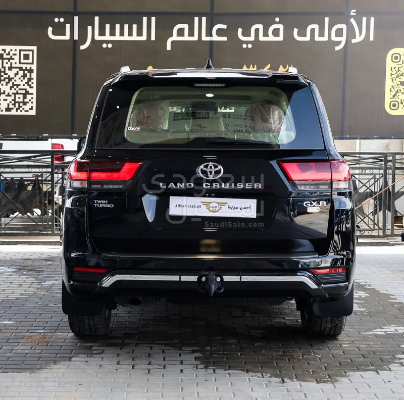 2025 تويوتا لاند كروزر جي اكس ار4