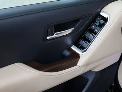 2025 تويوتا لاند كروزر جي اكس ار4