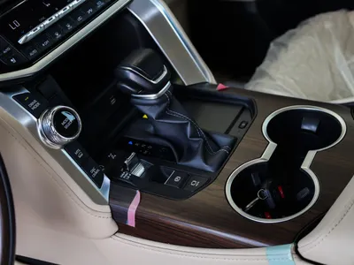 2025 تويوتا لاند كروزر جي اكس ار4