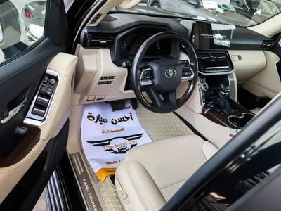 2025 تويوتا لاند كروزر جي اكس ار4