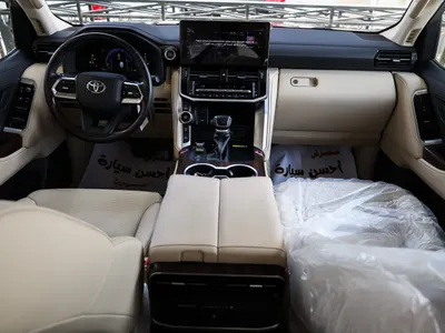 2025 تويوتا لاند كروزر جي اكس ار4