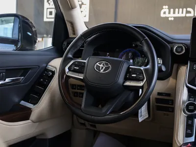 2025 تويوتا لاند كروزر جي اكس ار4