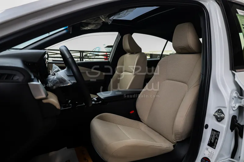 2025 تويوتا كامري ال اي