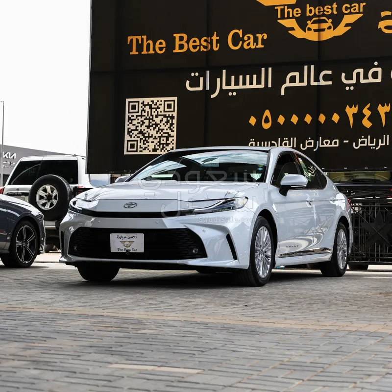 2025 تويوتا كامري ال اي
