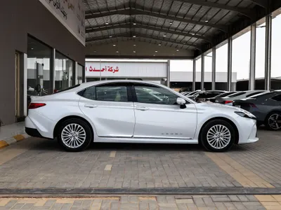 2025 تويوتا كامري ال اي