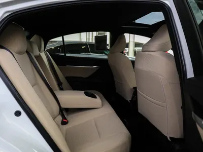 2025 تويوتا كامري ال اي