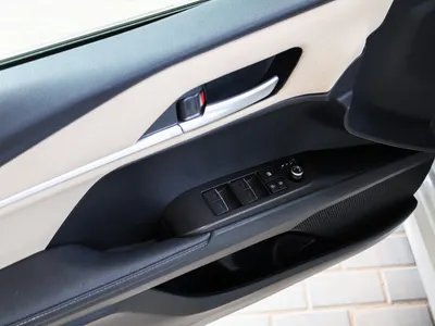 2025 تويوتا كامري ال اي