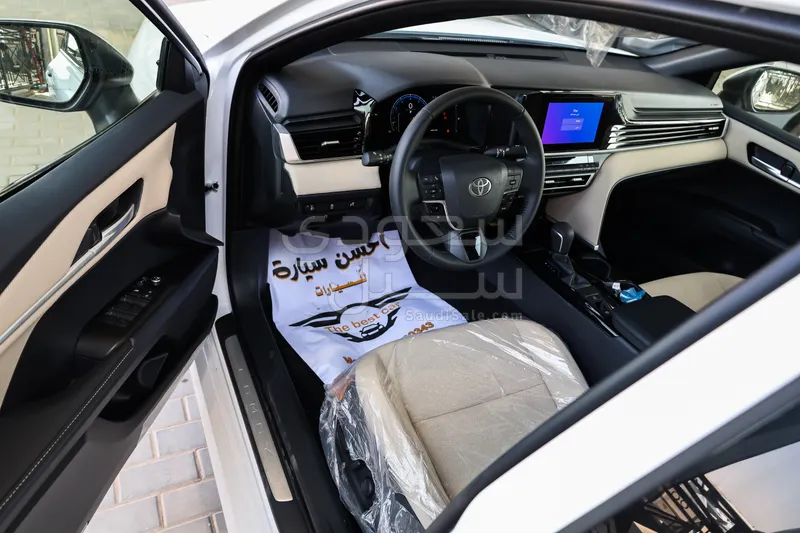 2026 تويوتا كامري ال اي