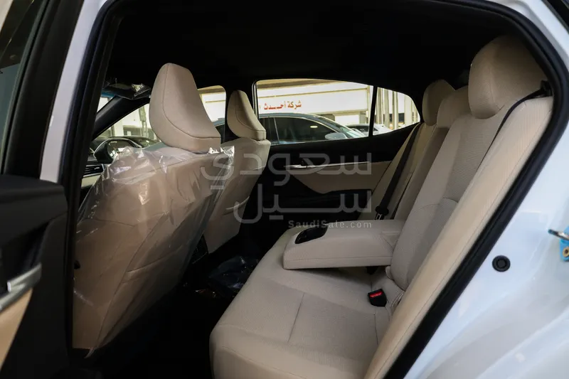 2026 تويوتا كامري ال اي