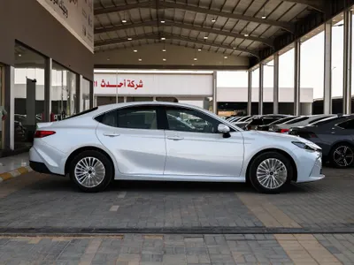 2026 تويوتا كامري ال اي