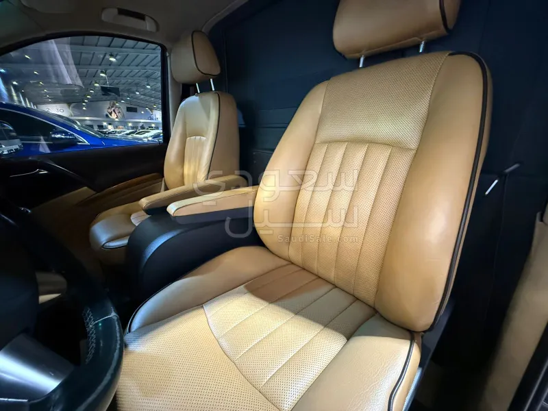 2012 مرسيدس - بنز فيانو في اي بي