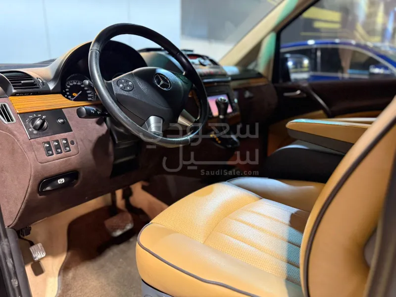 2012 مرسيدس - بنز فيانو في اي بي