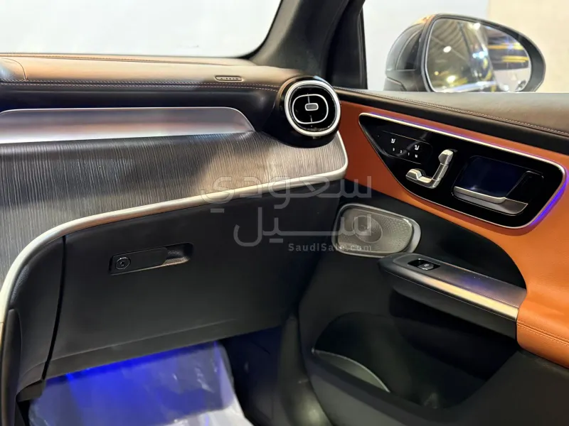 2024 مرسيدس - بنز جي إل سي 200 اي ام جي