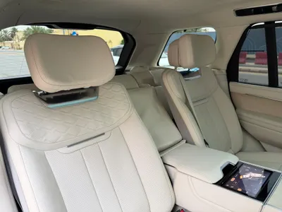 2024 لاند روفر رينج روفر اس في اوتوبيوغرافي