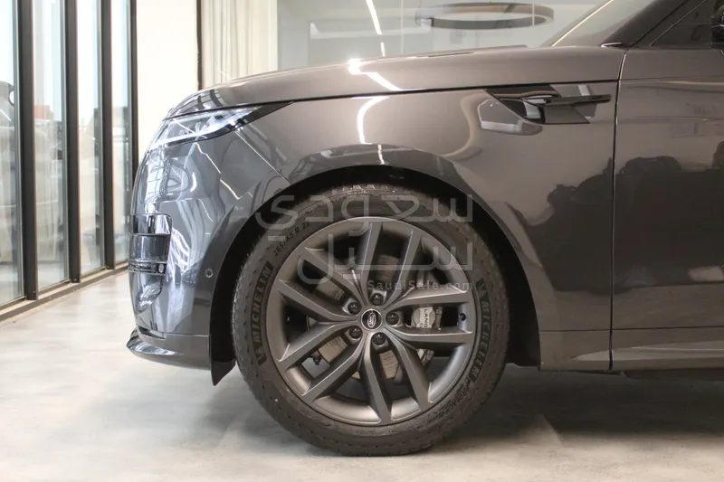 2025 لاند روفر رينج روفر سوبر تشارج