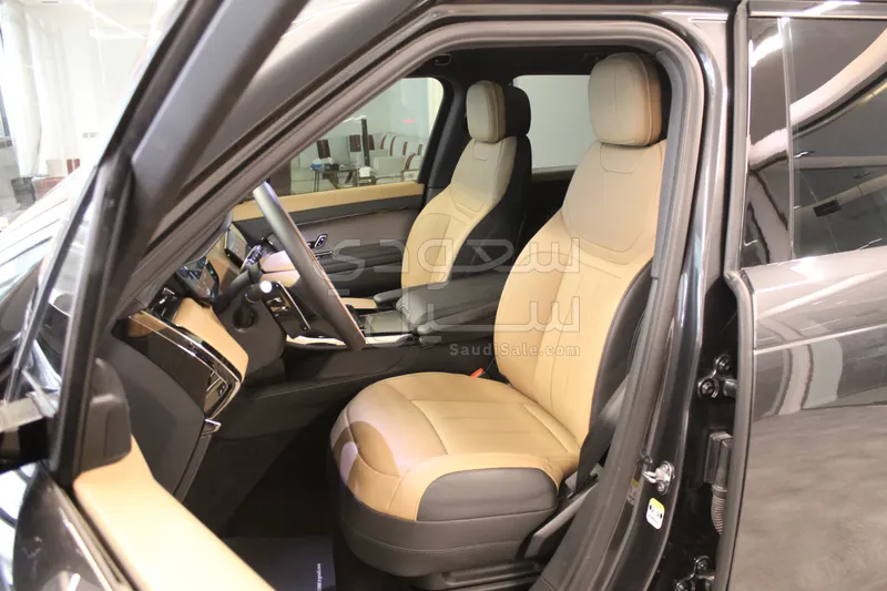 2025 لاند روفر رينج روفر سوبر تشارج