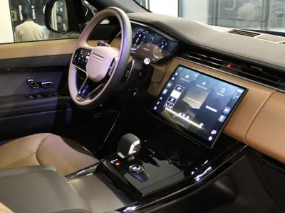 2025 لاند روفر رينج روفر سوبر تشارج