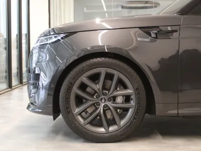 2025 لاند روفر رينج روفر سوبر تشارج