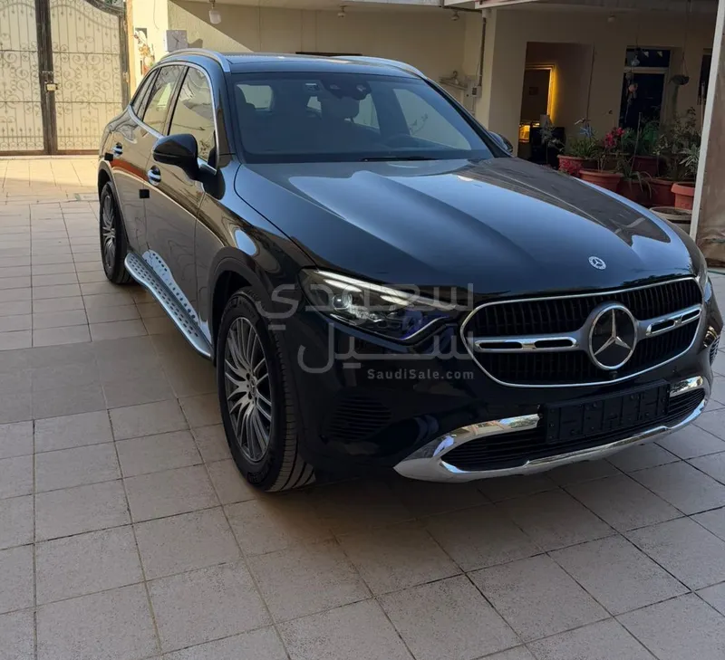 2025 مرسيدس - بنز جي إل سي 300