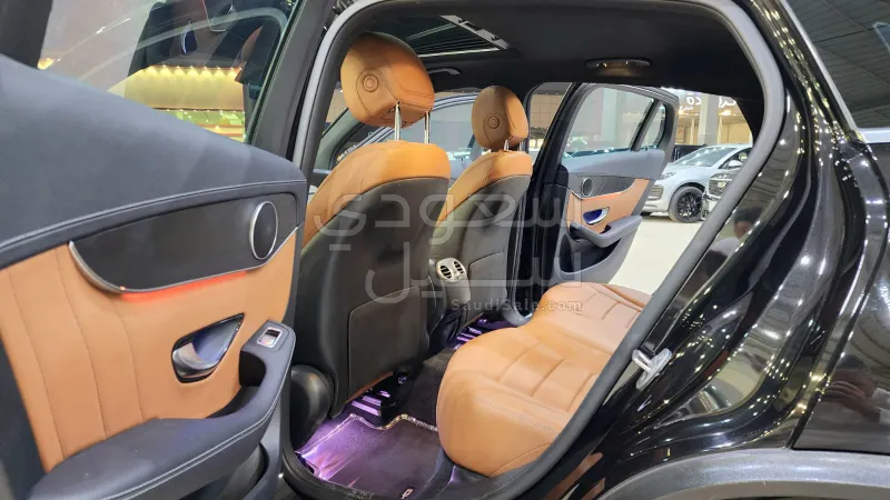 2021 مرسيدس - بنز جي إل سي 200