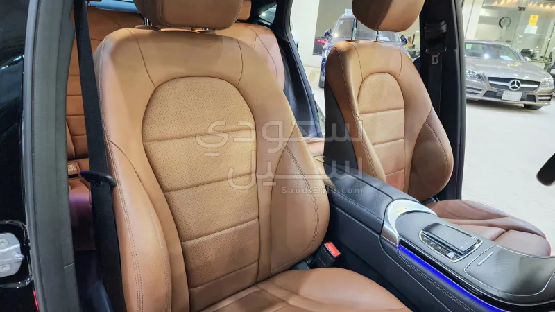 2021 مرسيدس - بنز جي إل سي 200