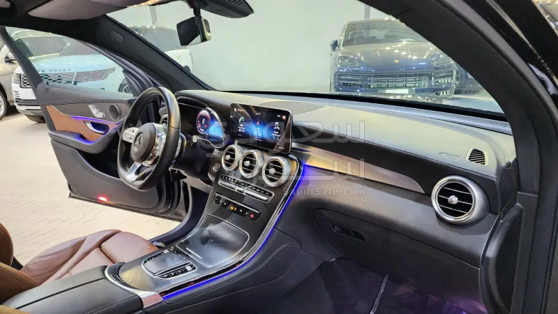 2021 مرسيدس - بنز جي إل سي 200