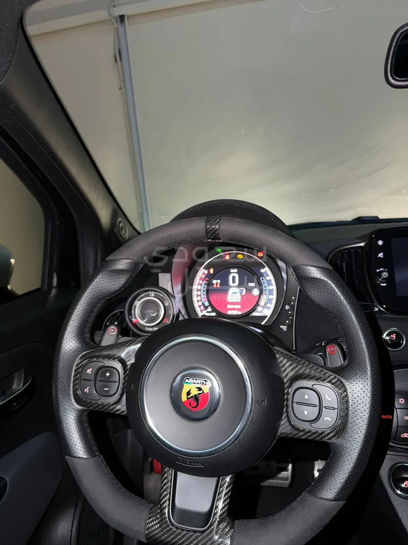 2022 فيات ابارث 695 70 انيفرساريو