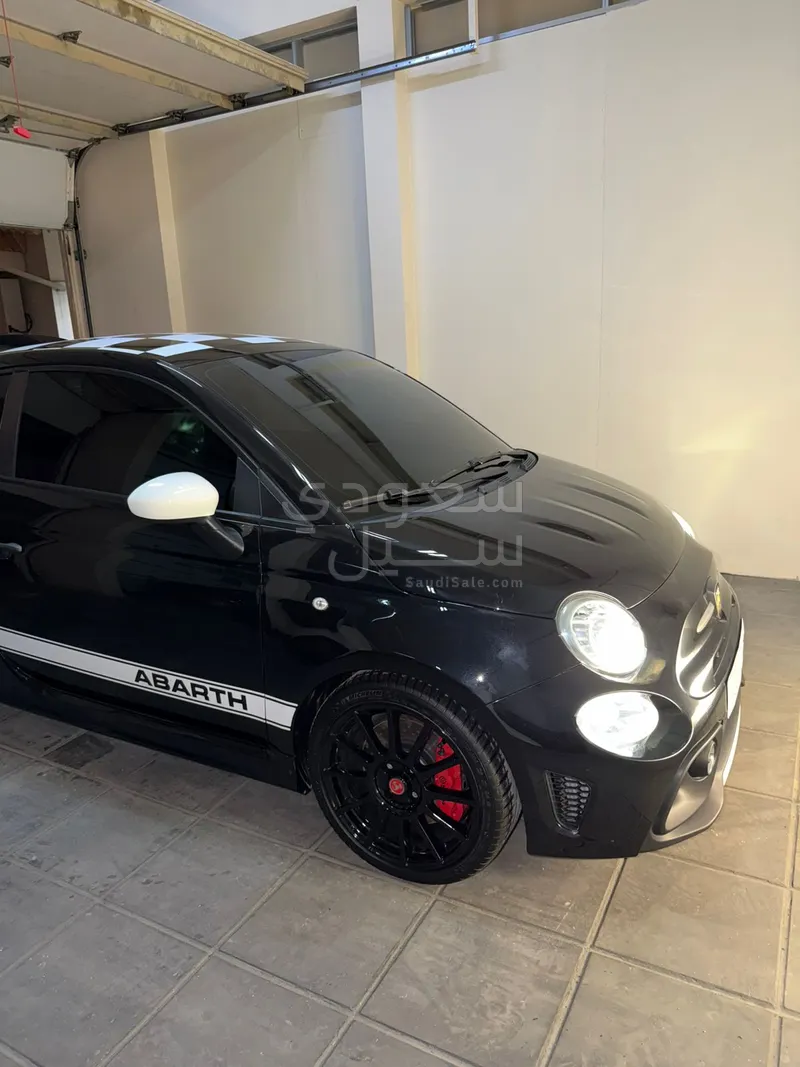 2022 فيات ابارث 695 70 انيفرساريو