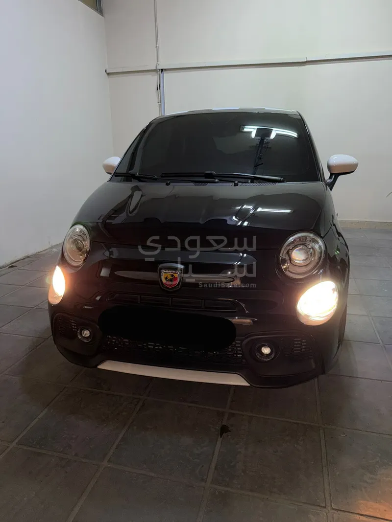 2022 Fiat Abarth 695 70 anniversario