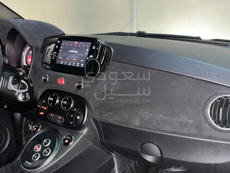 2022 فيات ابارث 695 70 انيفرساريو