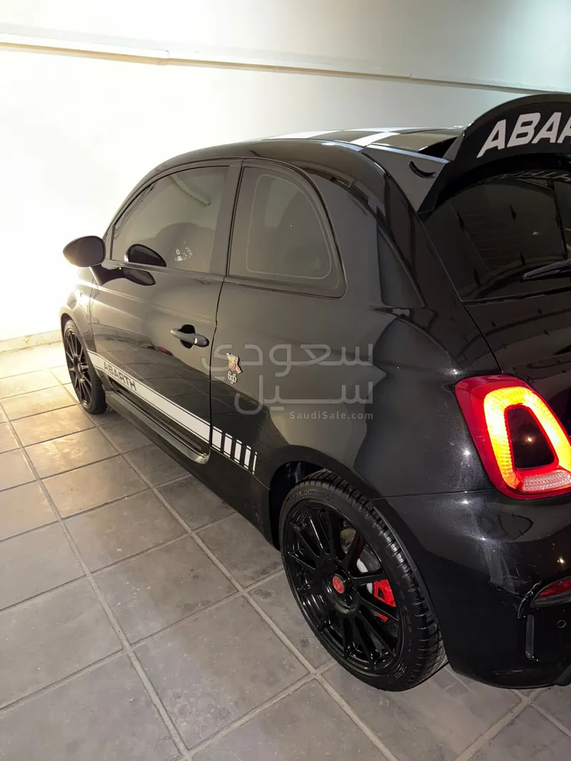 2022 فيات ابارث 695 70 انيفرساريو