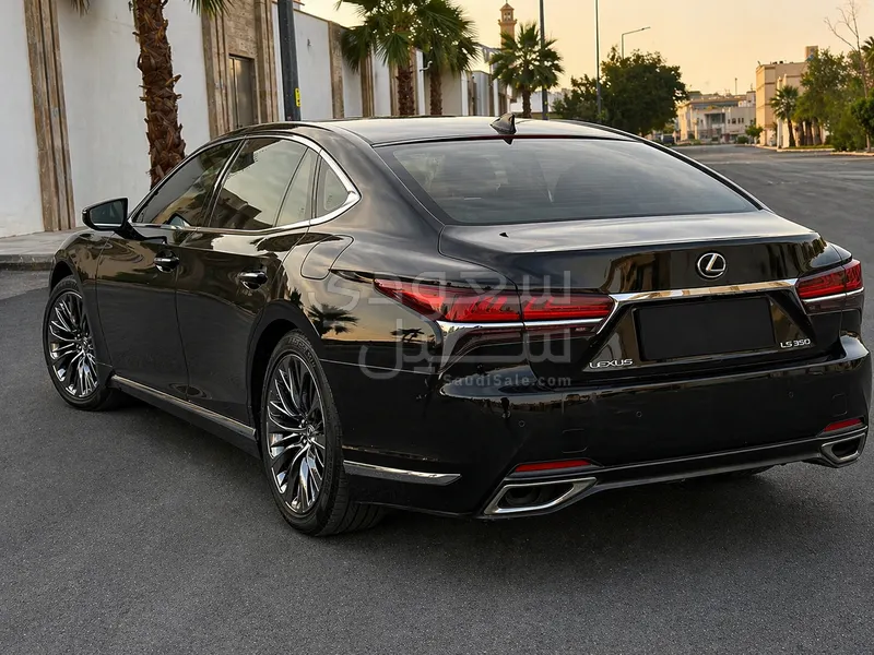 2018 لكزس إل إس 350