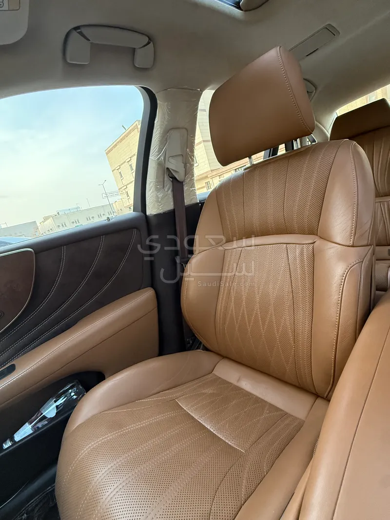 2018 لكزس إل إس 350