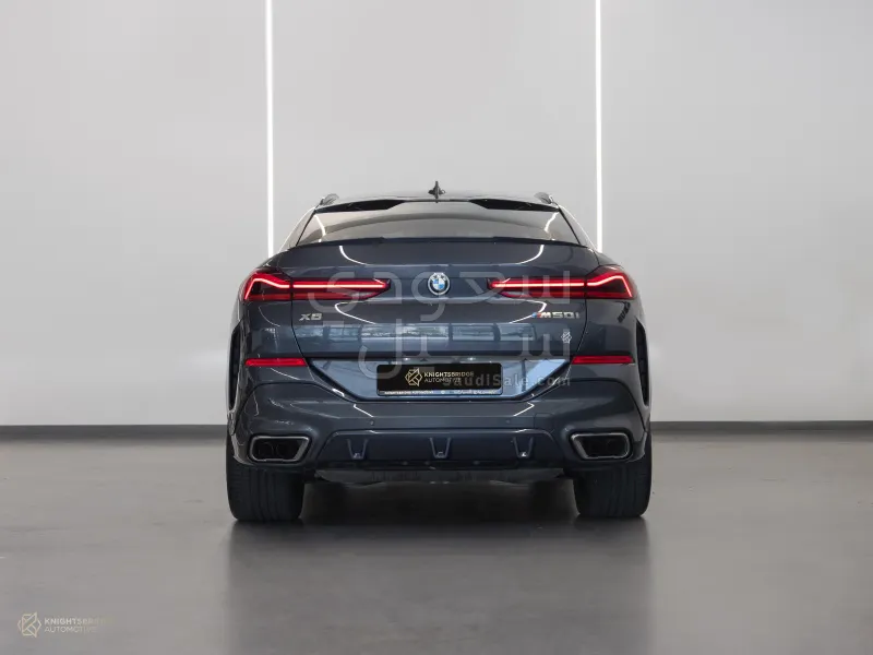 2021 BMW X Series 6 M50i