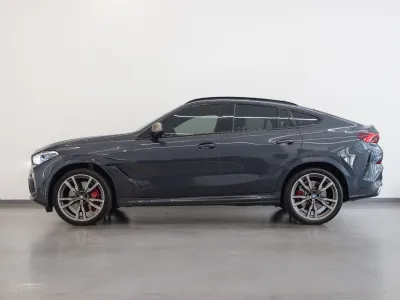 2021 BMW X Series 6 M50i