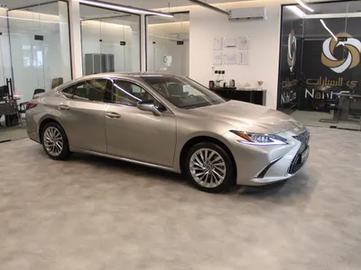 2025 لكزس إي إس 350